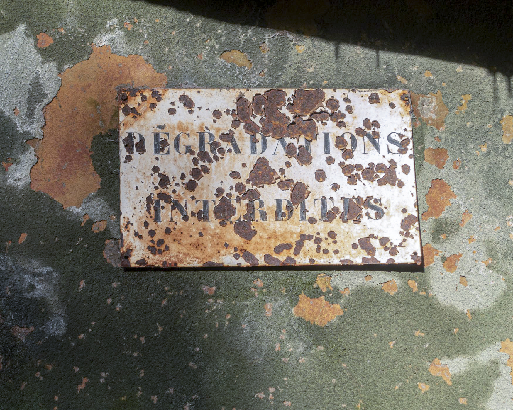 Ligne Maginot - GRAND HOHEKIRKEL - (Ouvrage d'artillerie) - L'entrée munitions
 'Degradations Interdites' - David Palmer