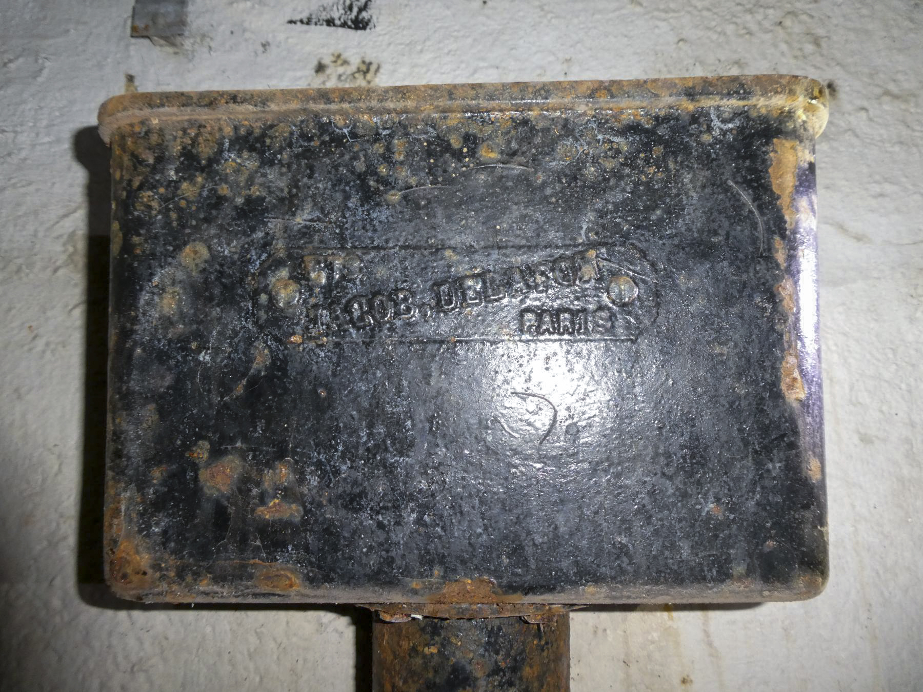 Ligne Maginot - RIMPLAS (RS) - (Ouvrage d'artillerie) - Bloc 4
Urinoir à l'entrée - ELLENA Daniel - CUNY Philippe