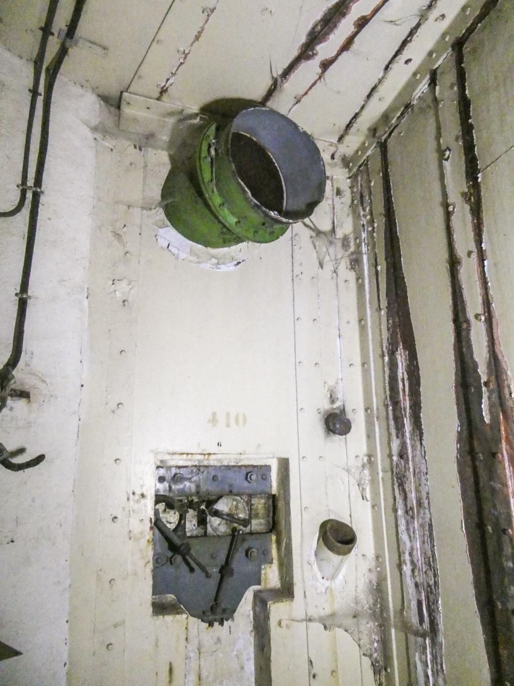 Ligne Maginot - RIMPLAS (RS) - (Ouvrage d'artillerie) - Bloc 4
Créneau FM n°410 - ELLENA Daniel - CUNY Philippe