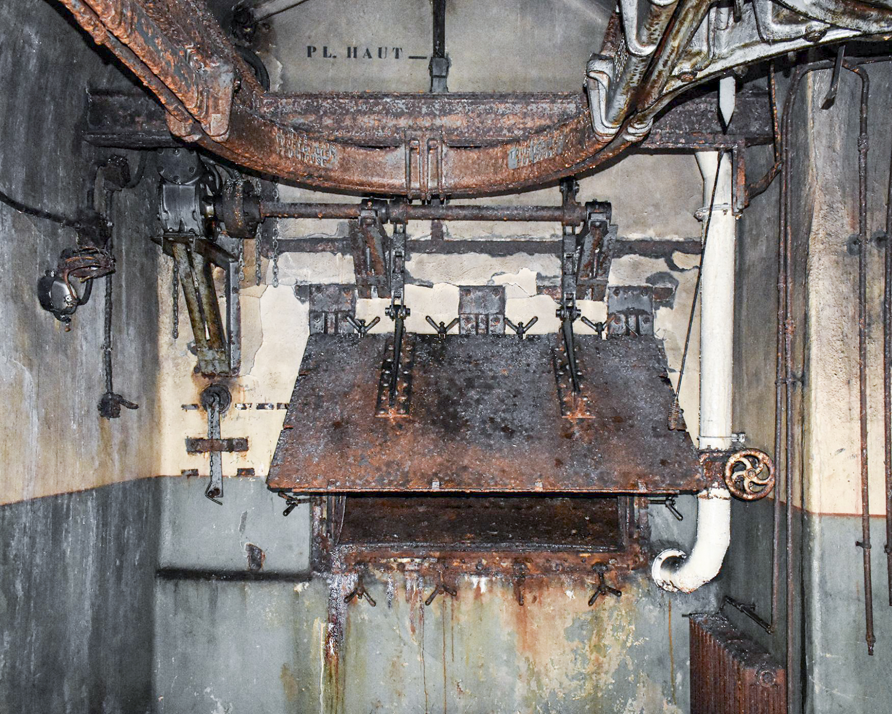 Ligne Maginot - METRICH - A17 - (Ouvrage d'artillerie) - Bloc 1
Caisson de récupération des douilles - David Palmer