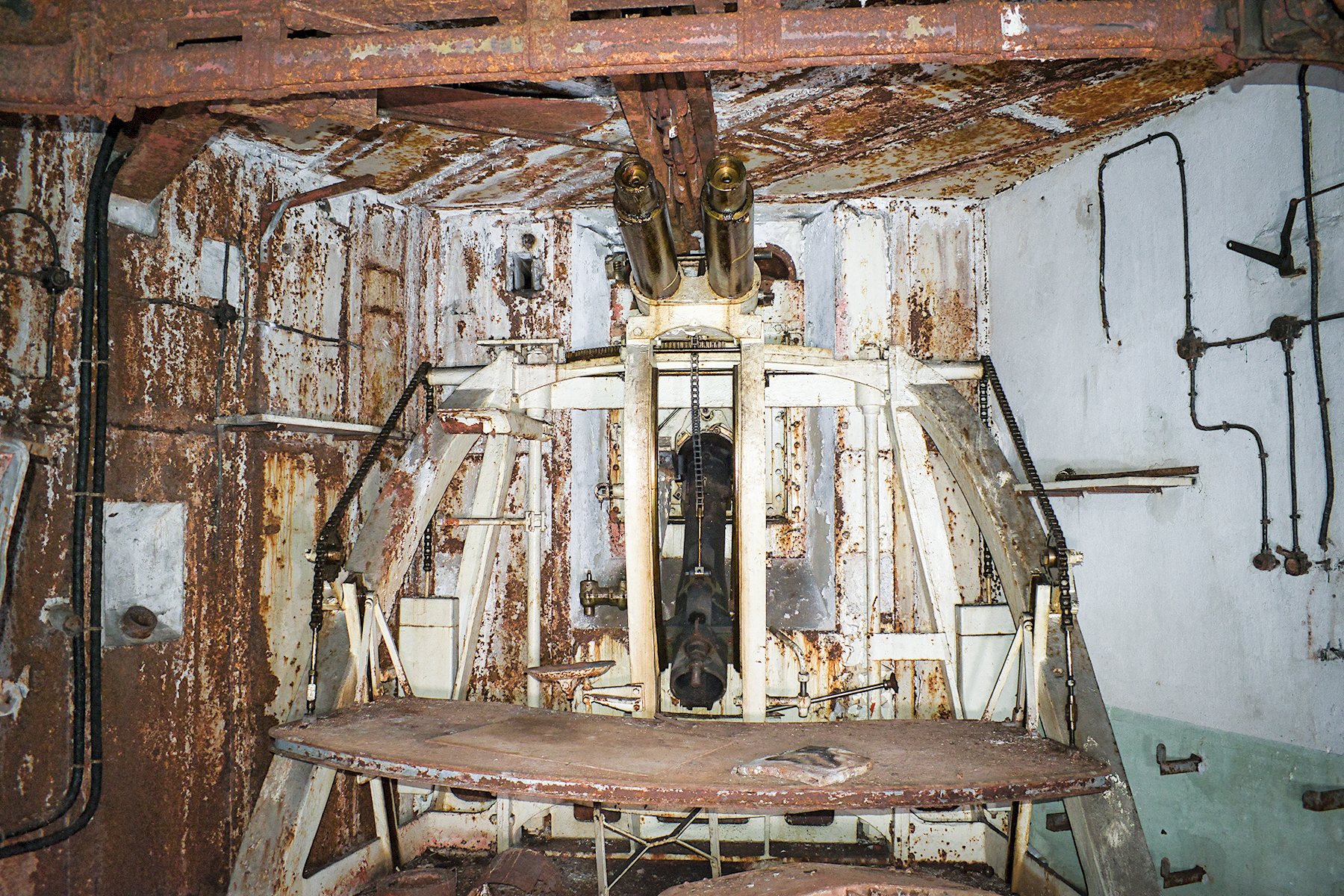 Ligne Maginot - METRICH - A17 - (Ouvrage d'artillerie) - Bloc 1
Canon de 75 mle 32 sous casemate - David Palmer