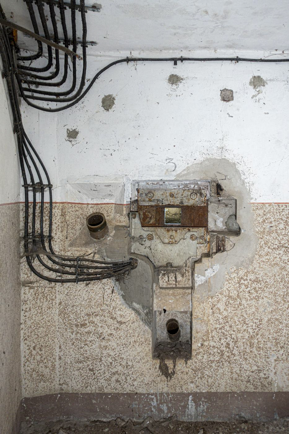 Ligne Maginot - DENTING - A28 - (Ouvrage d'infanterie) - Bloc 1
Créneau FM 24-29 - David Palmer