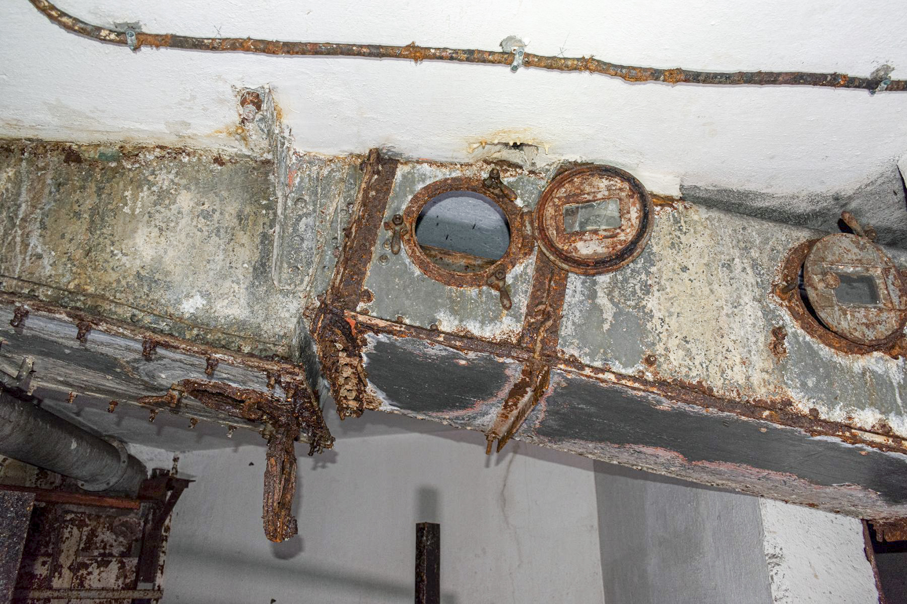 Ligne Maginot - METRICH - A17 - (Ouvrage d'artillerie) - Bloc 1
Le convoyeur à rouleaux pour l'évacuation des douilles - David Palmer