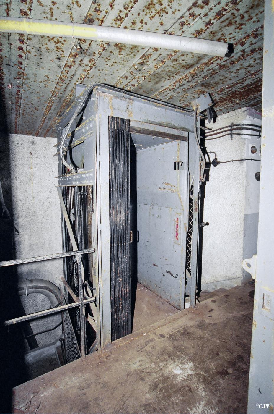 Ligne Maginot - WELSCHHOF - (Ouvrage d'infanterie) - Bloc 1
Le monte-charge