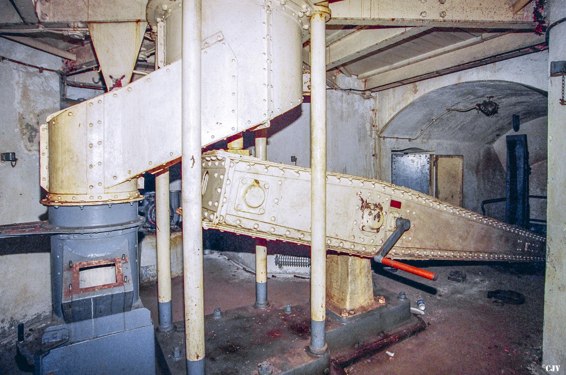 Ligne Maginot - WELSCHHOF - (Ouvrage d'infanterie) - Bloc 2
Tourelle 2 AM - Lia VERMEULEN