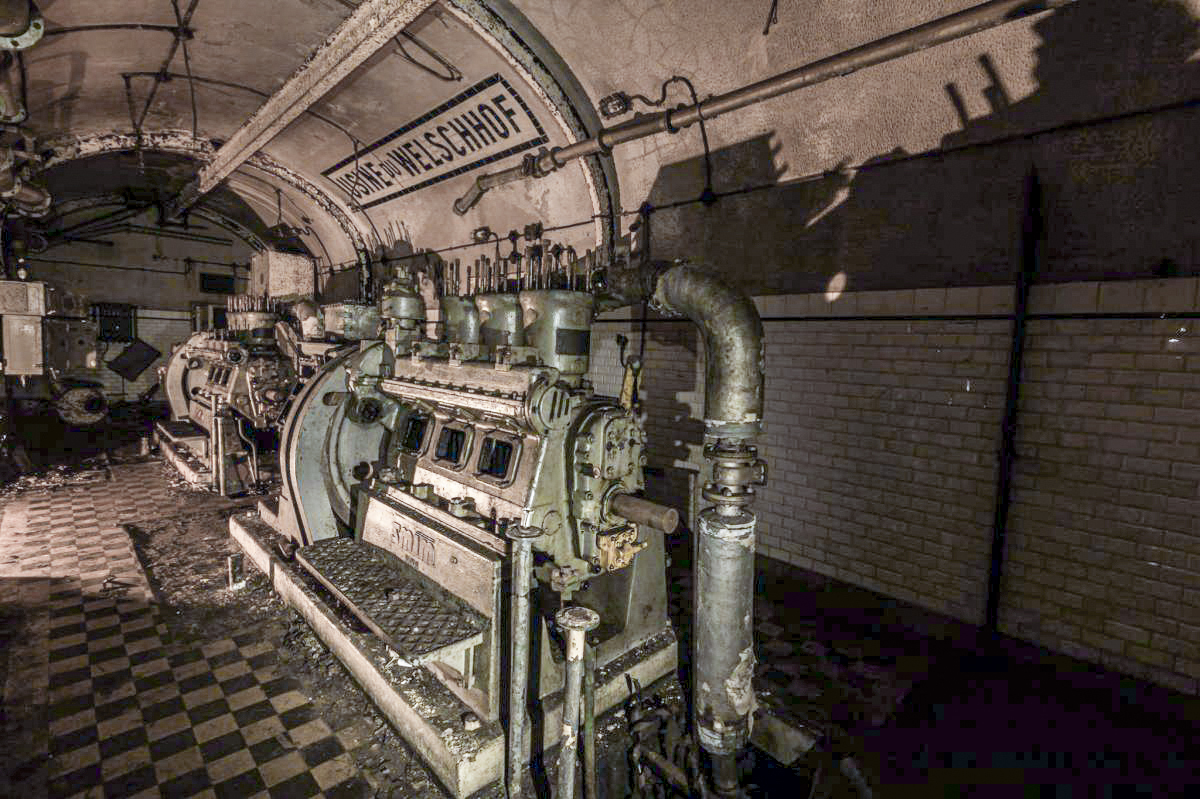 Ligne Maginot - WELSCHHOF - (Ouvrage d'infanterie) - L'usine électrique de l'ouvrage
Groupes électrogène à moteur SMIM type 3SR19 délivrant 75 CV