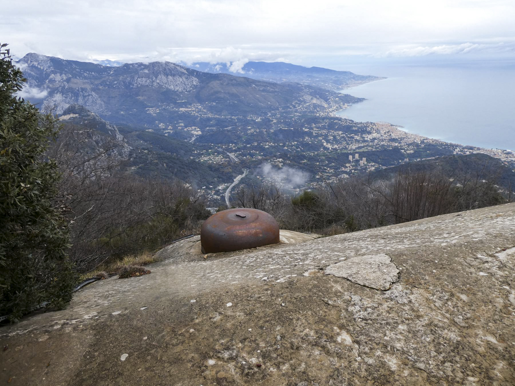 Ligne Maginot - MONT AGEL EST - BLOC 8 - (Observatoire d'artillerie) - La cloche VDP - ELLENA Daniel - CUNY Philippe