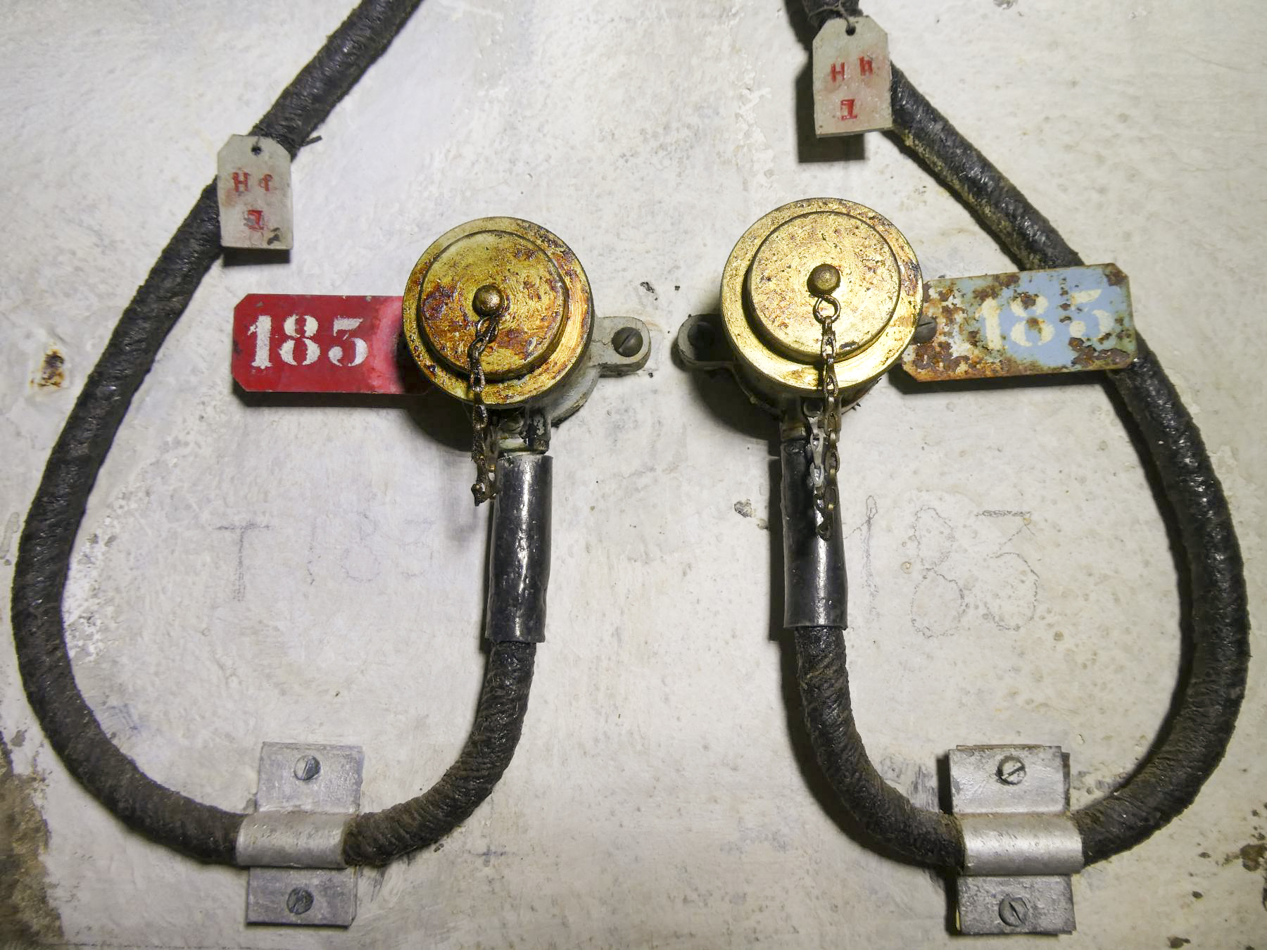 Ligne Maginot - MONT AGEL EST - BLOC 8 - (Observatoire d'artillerie) - Le local téléphone - ELLENA Daniel - CUNY Philippe