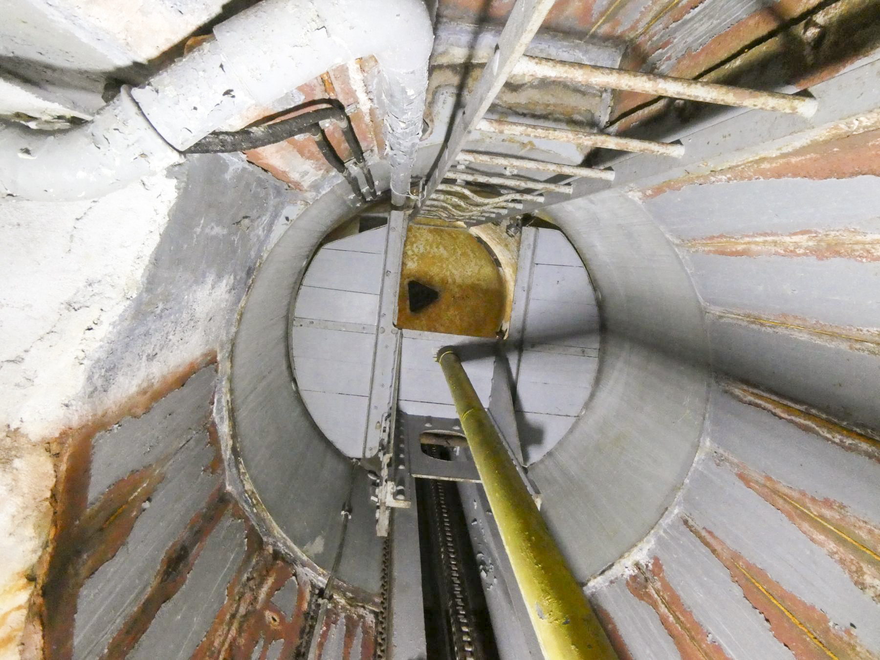 Ligne Maginot - MONT AGEL EST - BLOC 8 - (Observatoire d'artillerie) - La cloche GFM - ELLENA Daniel - CUNY Philippe