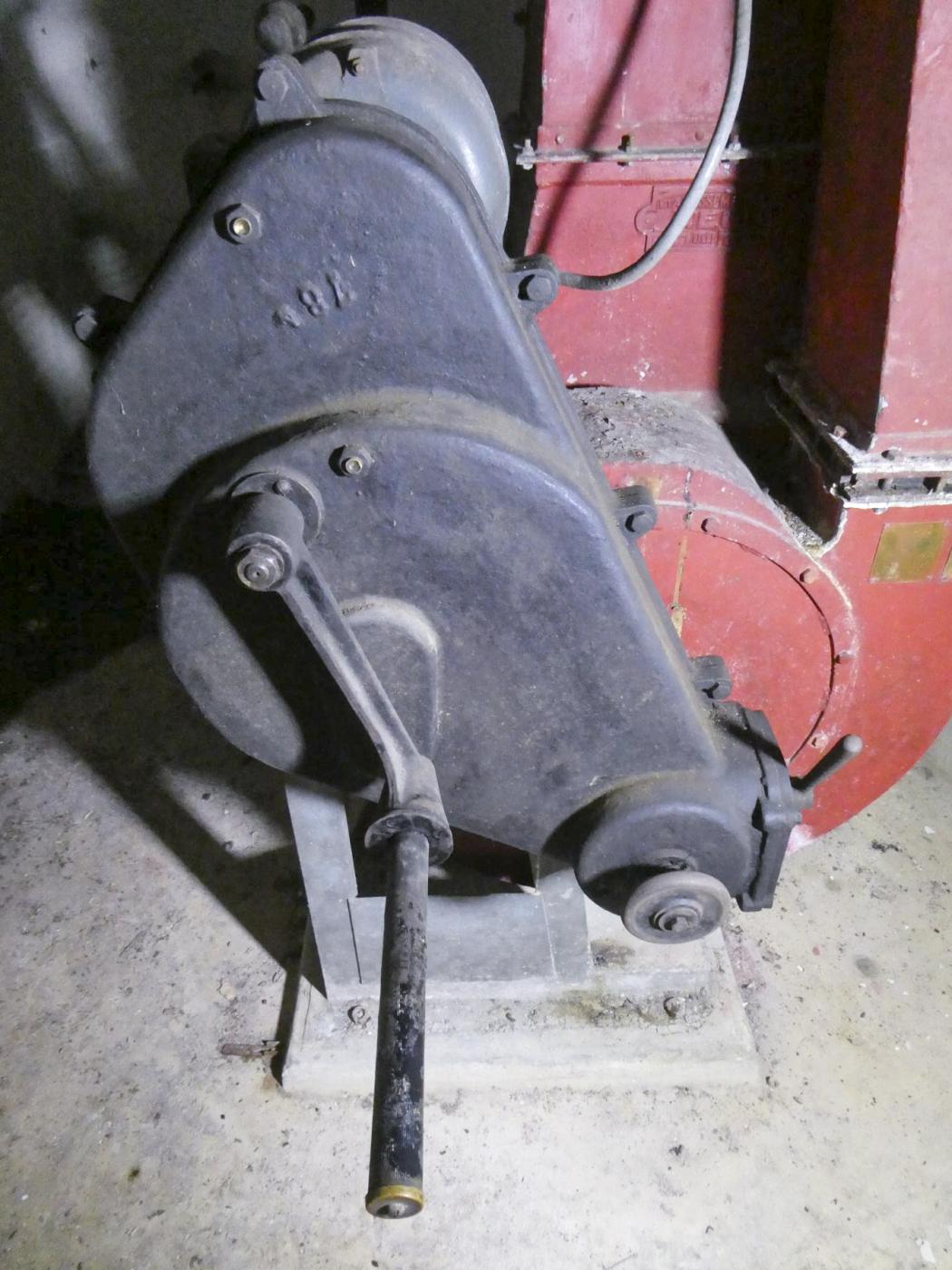 Ligne Maginot - MONT AGEL EST - BLOC 8 - (Observatoire d'artillerie) - La ventilation - ELLENA Daniel - CUNY Philippe