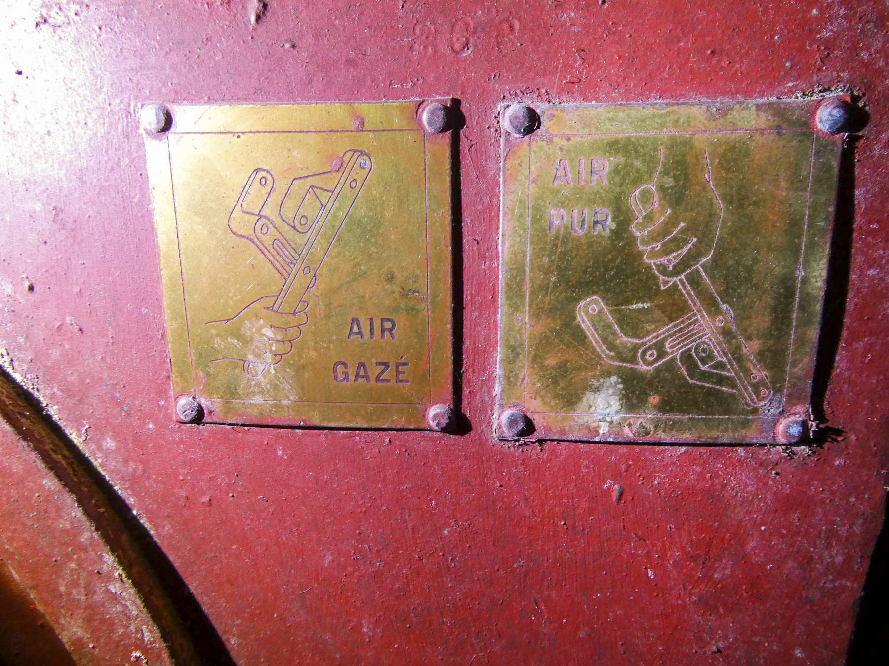 Ligne Maginot - MONT AGEL EST - BLOC 8 - (Observatoire d'artillerie) - La ventilation - ELLENA Daniel - CUNY Philippe