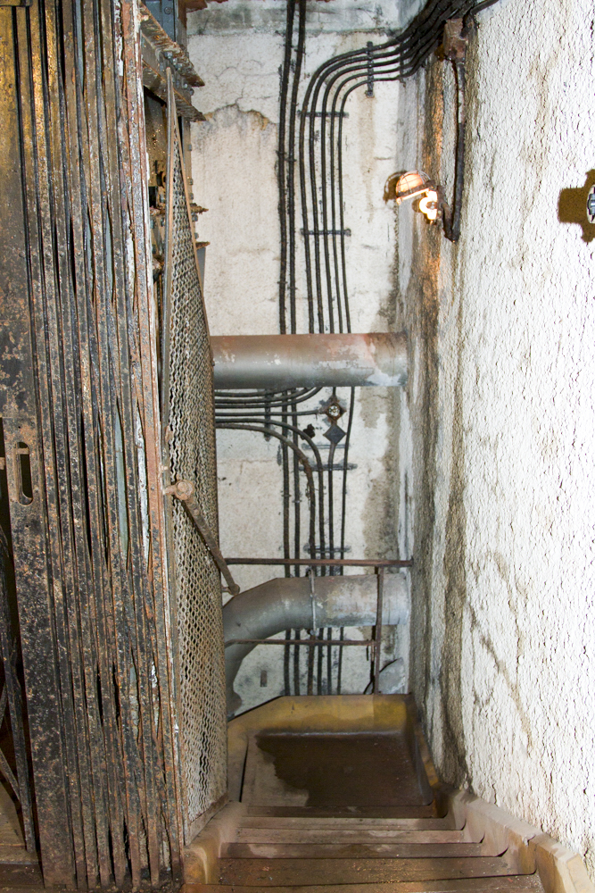 Ligne Maginot - HAUT POIRIER - (Ouvrage d'infanterie) - Bloc 3
Escaliers menant vers les étages souterrains
