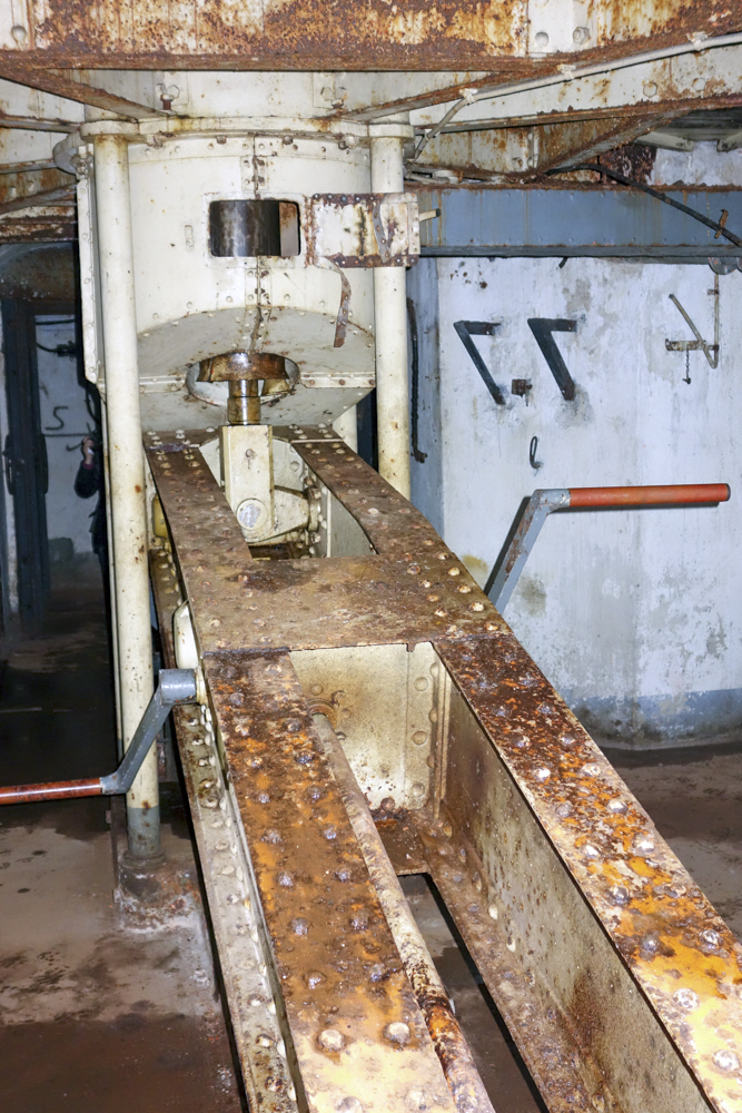 Ligne Maginot - HAUT POIRIER - (Ouvrage d'infanterie) - Bloc 2
Balancier de la tourelle - Michel Teiten