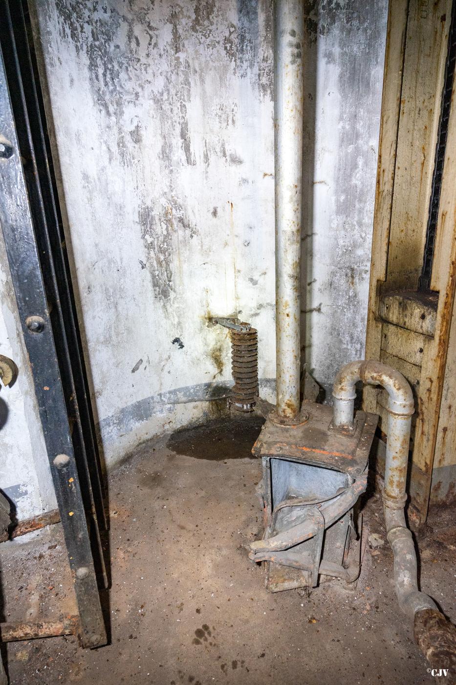 Ligne Maginot - HAUT POIRIER - (Ouvrage d'infanterie) - Bloc 3
Cloche GFM - Lia VERMEULEN