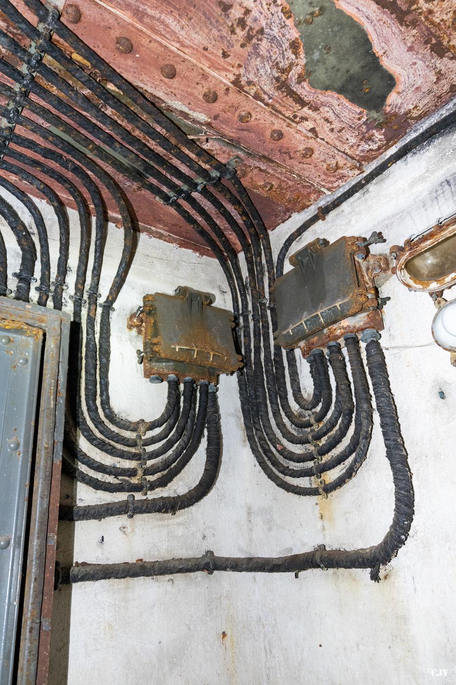 Ligne Maginot - HAUT POIRIER - (Ouvrage d'infanterie) - Bloc 3
Les cables téléphoniques - Lia VERMEULEN