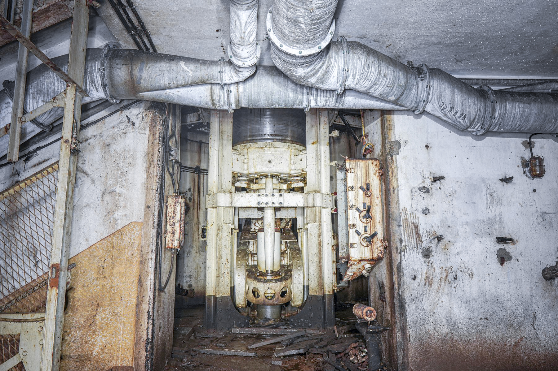 Ligne Maginot - BREHAIN - A6 - (Ouvrage d'artillerie) - Bloc 4
Tourelle de 75 - David Palmer