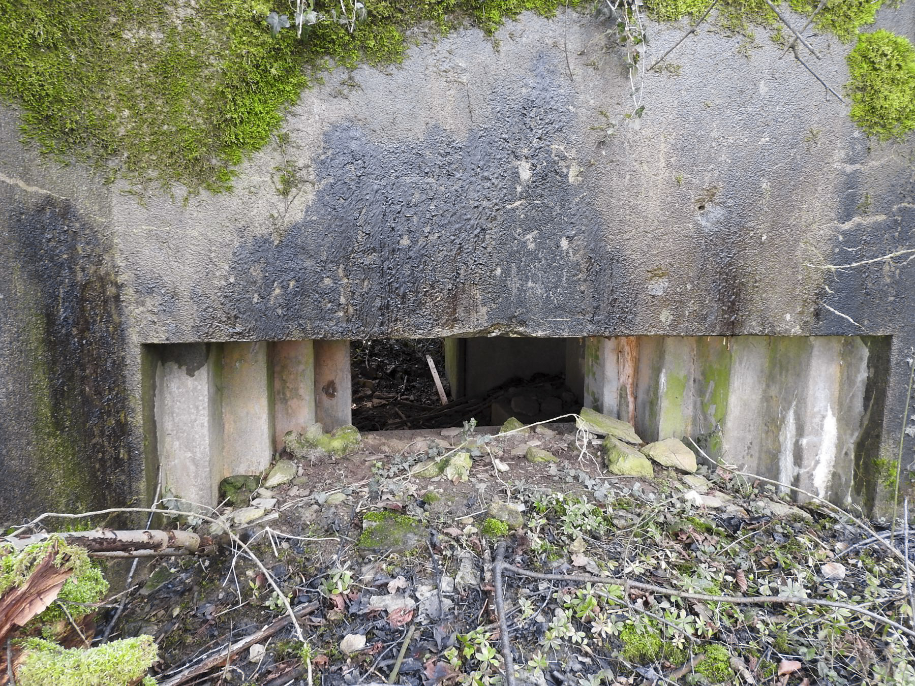 Ligne Maginot - VERTH - (Blockhaus pour canon) - L'embrasure du canon anti-char.