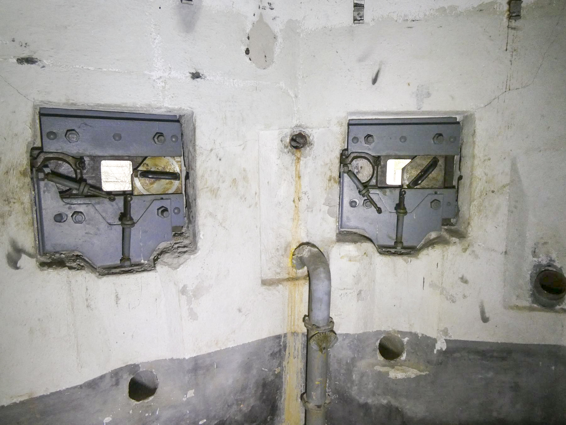 Ligne Maginot - MONT AGEL - (Ouvrage d'artillerie) - Bloc 4   - ELLENA Daniel - CUNY Philippe