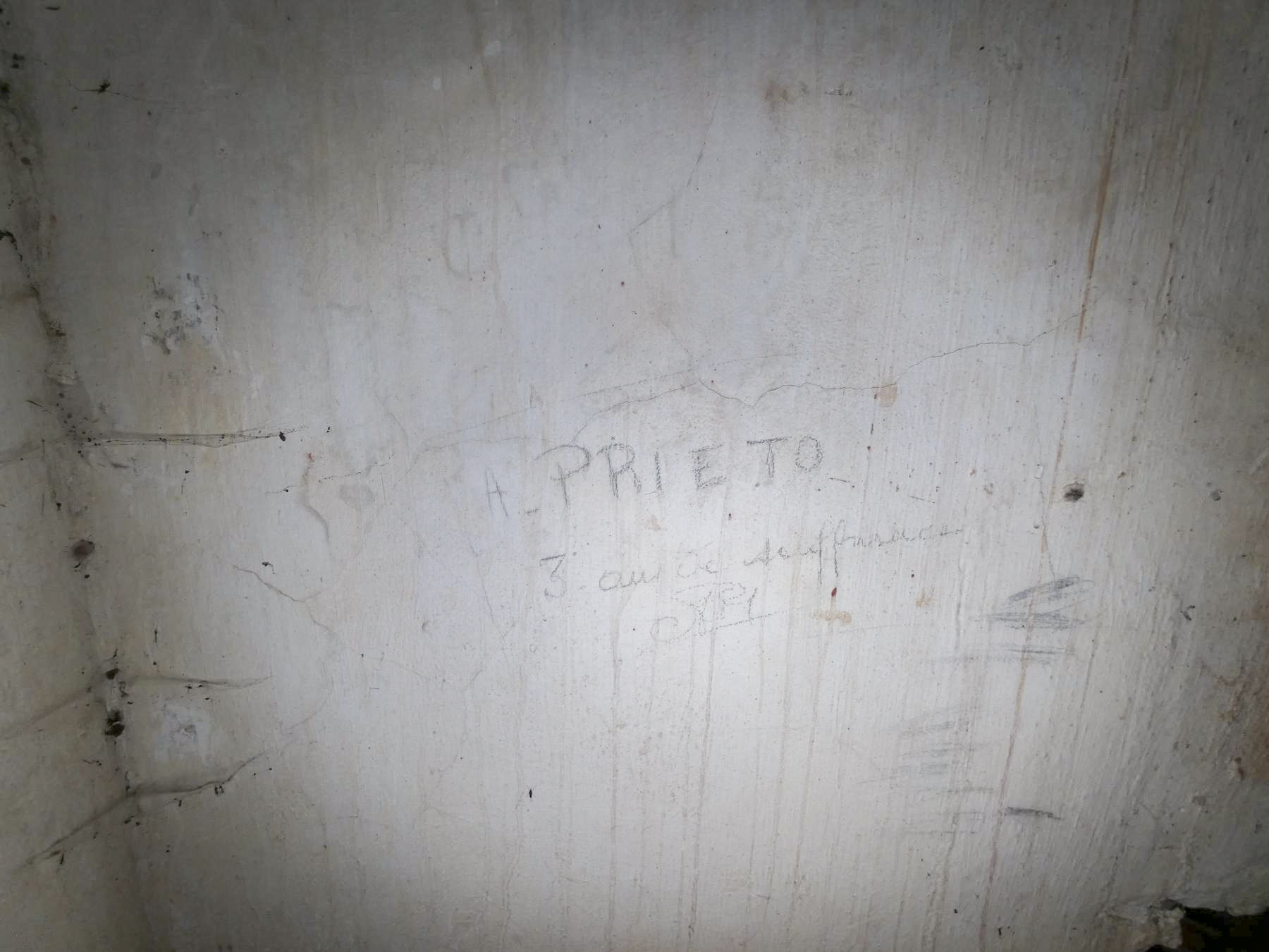 Ligne Maginot - RUISSEAU DU GROSSTHAL 2 - (Blockhaus pour arme infanterie) - Les graffitis à l'intérieur. - STENGER Mathieu