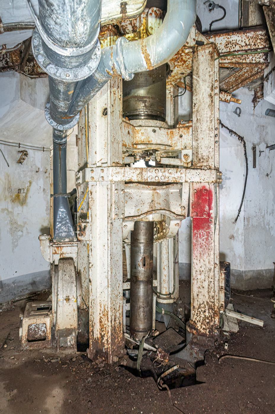 Ligne Maginot - DENTING - A28 - (Ouvrage d'infanterie) - Bloc 3
Tourelle de mitrailleuses
Etage inférieur - David Palmer