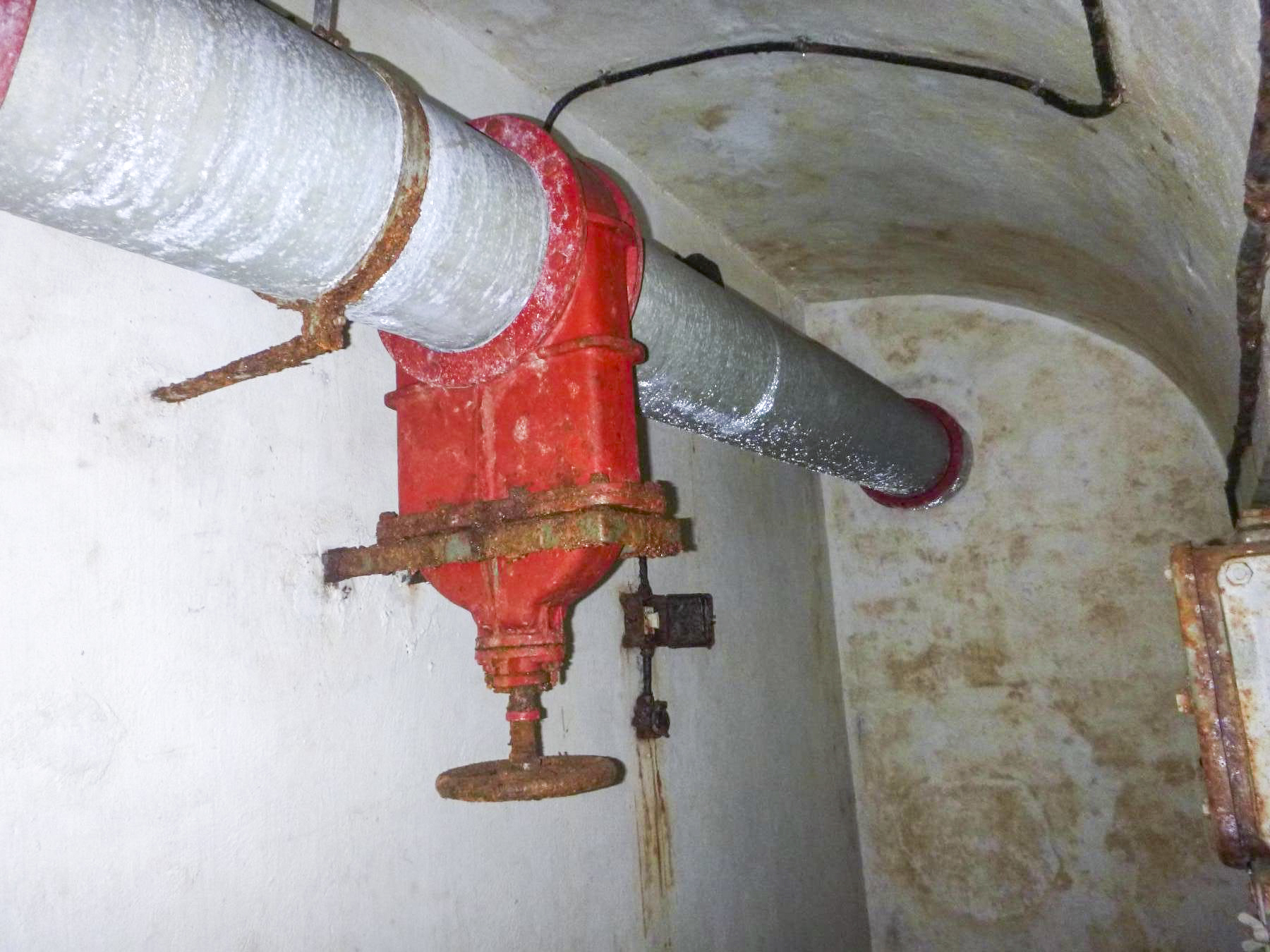 Ligne Maginot - FOUR A CHAUX - FAC - (Ouvrage d'artillerie) - Bloc 3
Ventilation du bloc air neuf ou filtré - J.Luc