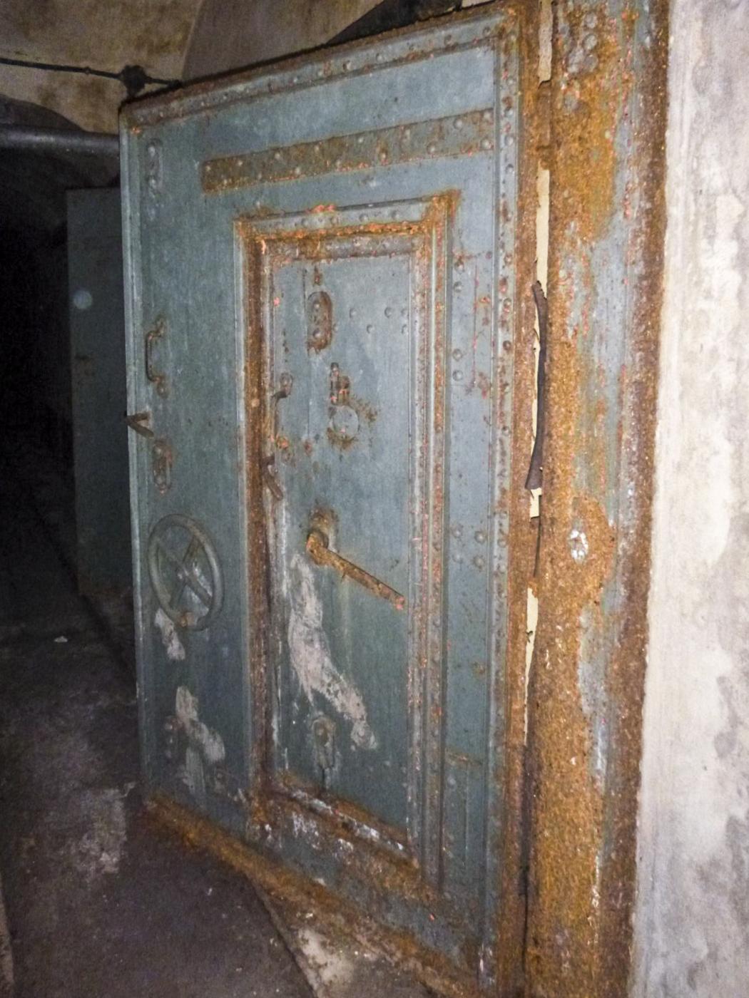 Ligne Maginot - FOUR A CHAUX - FAC - (Ouvrage d'artillerie) - Bloc 3
Porte blindé intérieure du SAS du bloc - J.Luc