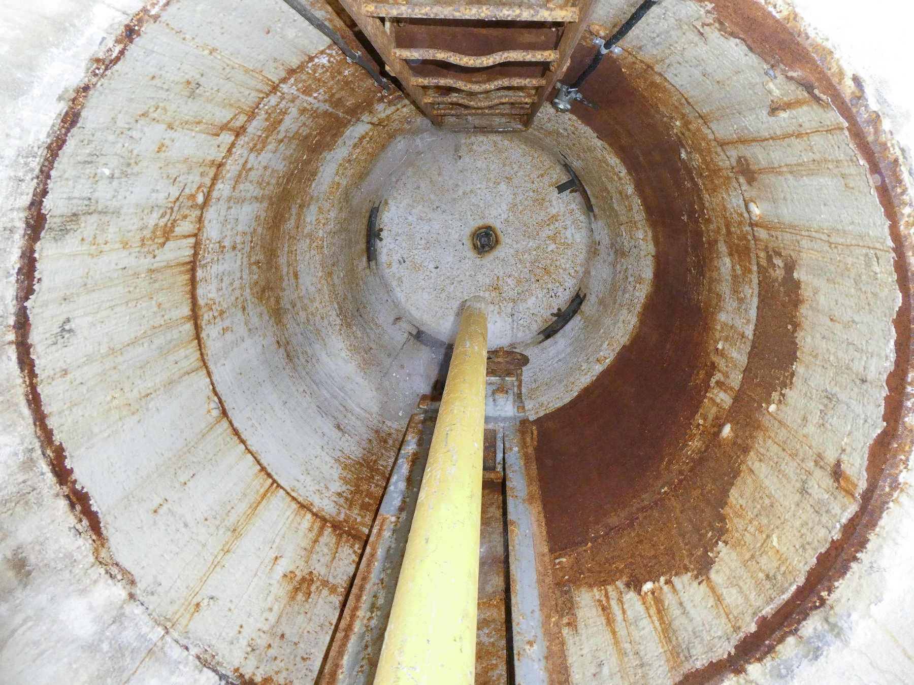 Ligne Maginot - MONT AGEL - (Ouvrage d'artillerie) - Bloc 7
La cloche GFM - ELLENA Daniel - CUNY Philippe