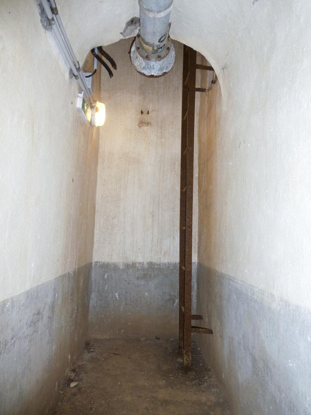 Ligne Maginot - MONT AGEL - (Ouvrage d'artillerie) - Bloc 7   - ELLENA Daniel - CUNY Philippe