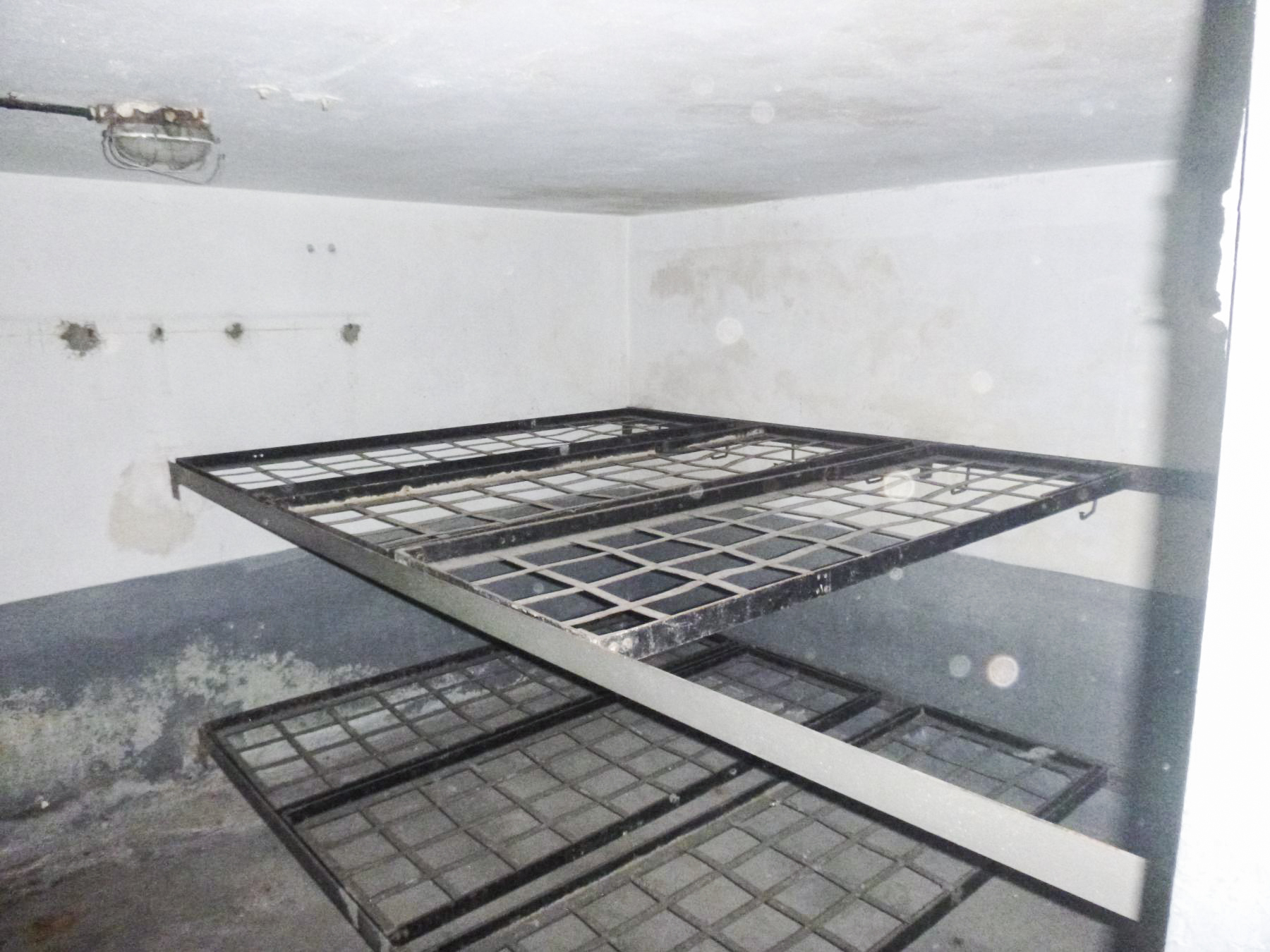 Ligne Maginot - FOUR A CHAUX - FAC - (Ouvrage d'artillerie) - Entrée munitions
Etage inférieure
Chambre de repos - J.Luc