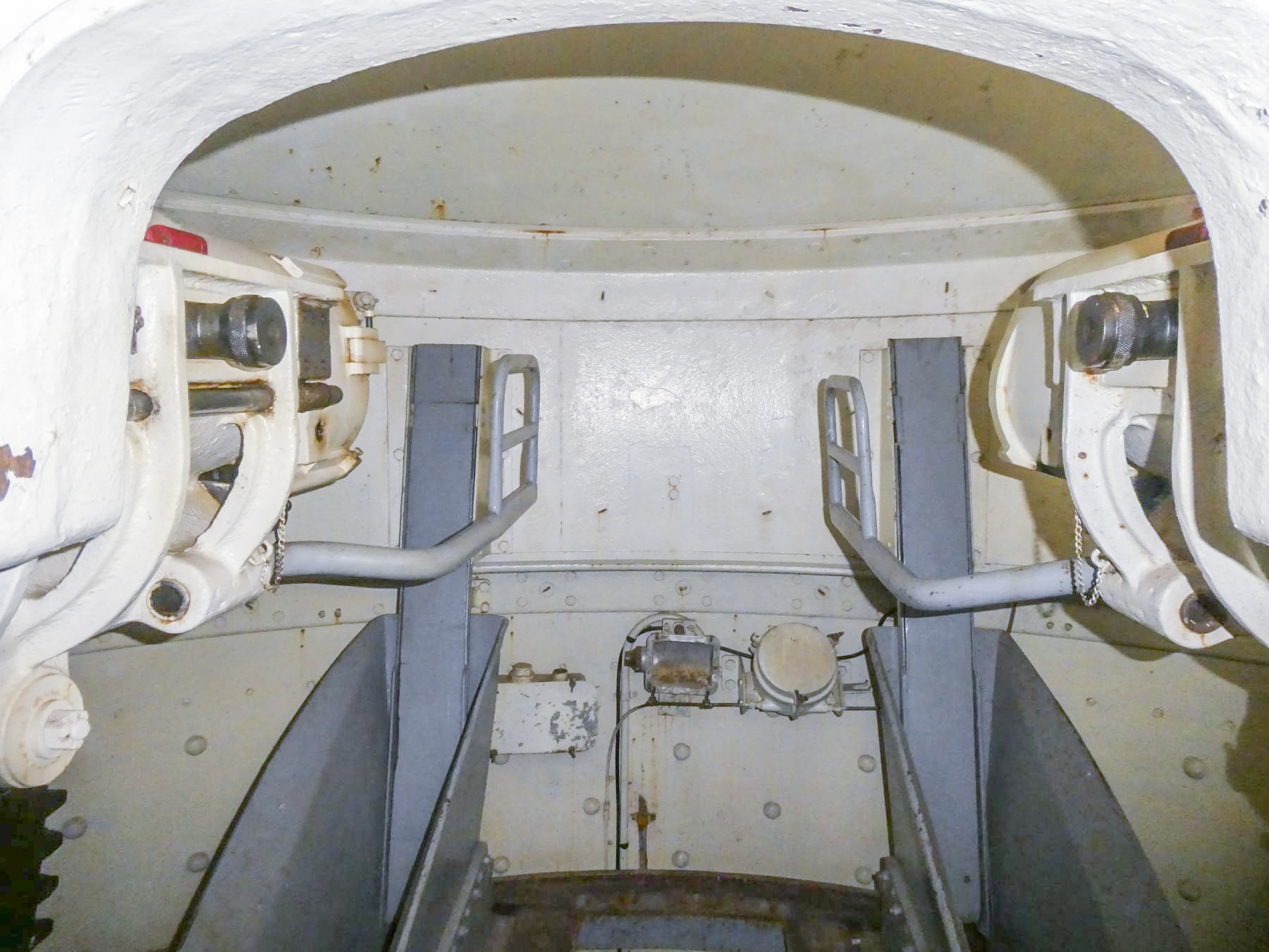 Ligne Maginot - MONT AGEL - (Ouvrage d'artillerie) - Bloc 5
Chambre de tir - ELLENA Daniel - CUNY Philippe