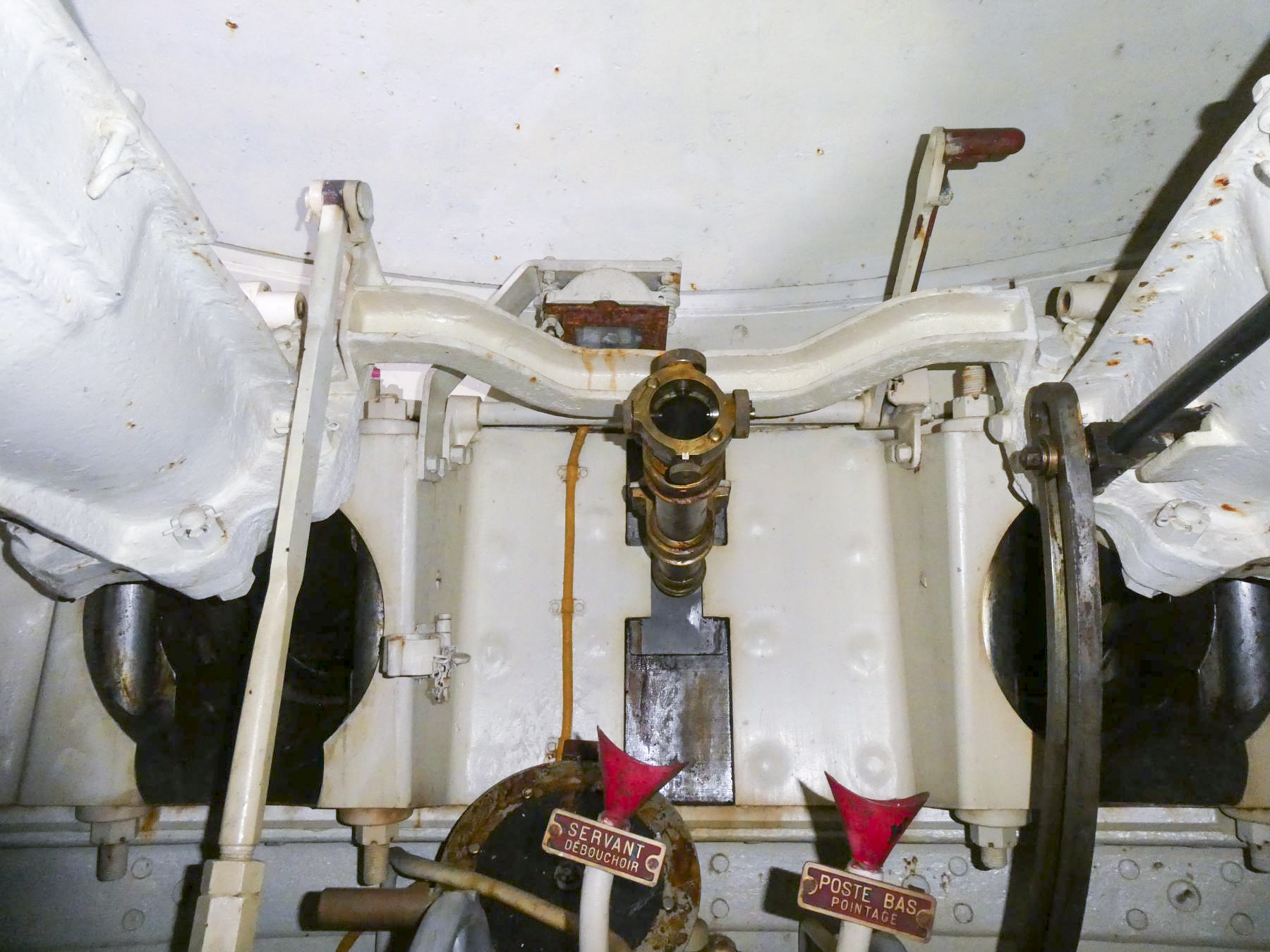 Ligne Maginot - MONT AGEL - (Ouvrage d'artillerie) - Bloc 5  
Chambre de tir - ELLENA Daniel - CUNY Philippe