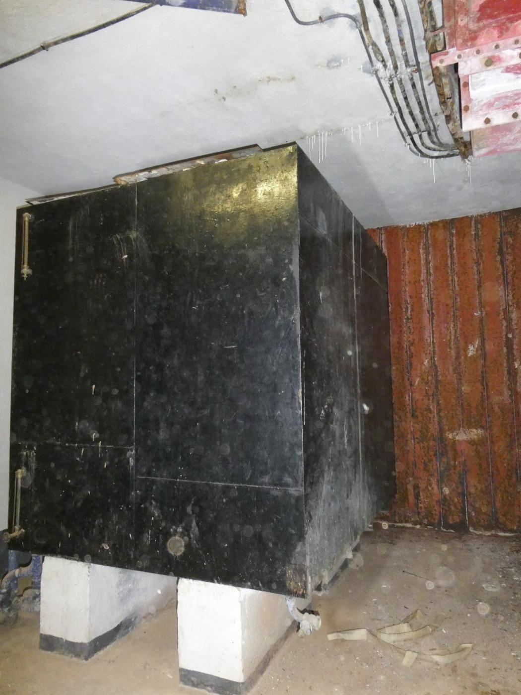 Ligne Maginot - MONT AGEL - (Ouvrage d'artillerie) - Bloc 5
Réserve d'eau - ELLENA Daniel - CUNY Philippe