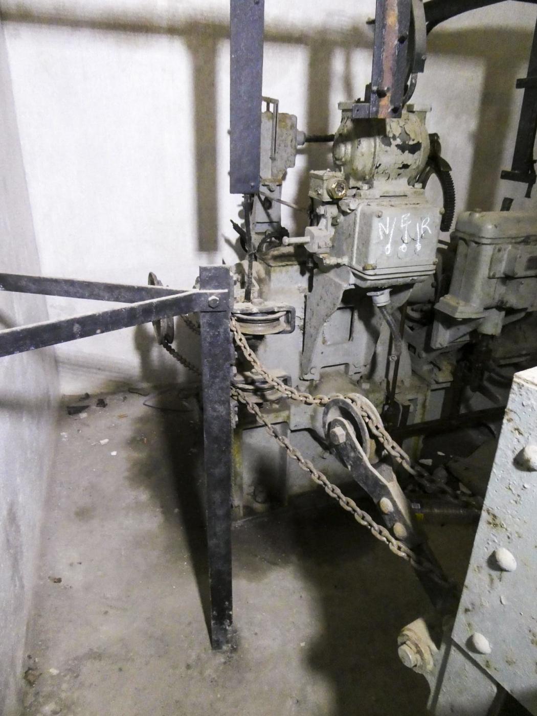 Ligne Maginot - MONT AGEL - (Ouvrage d'artillerie) - Bloc 5
Monte charges - ELLENA Daniel - CUNY Philippe