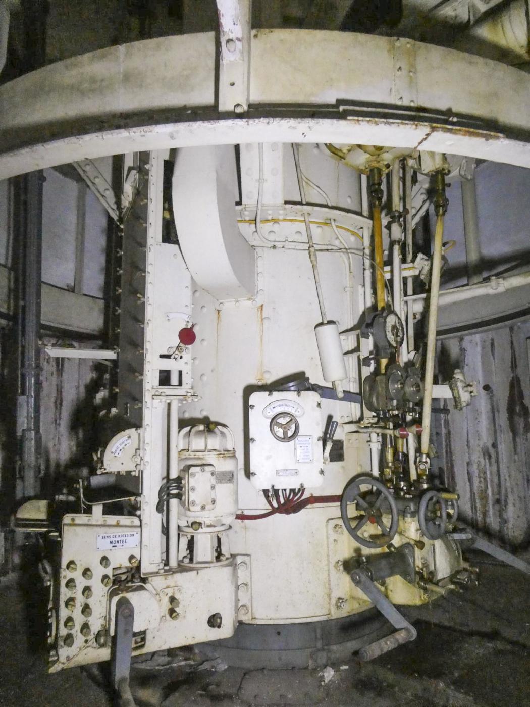 Ligne Maginot - MONT AGEL - (Ouvrage d'artillerie) - Bloc 6 
Etage intermediaire  - ELLENA Daniel - CUNY Philippe