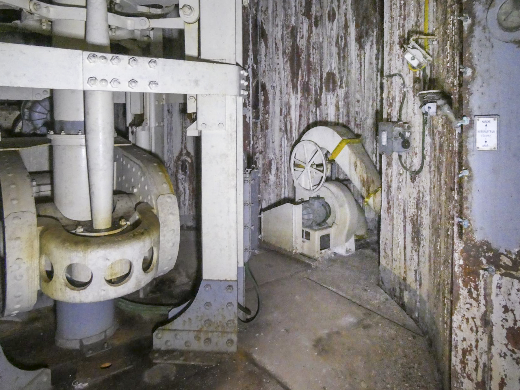 Ligne Maginot - MONT AGEL - (Ouvrage d'artillerie) - Bloc 6
Niveau inférieur - ELLENA Daniel - CUNY Philippe