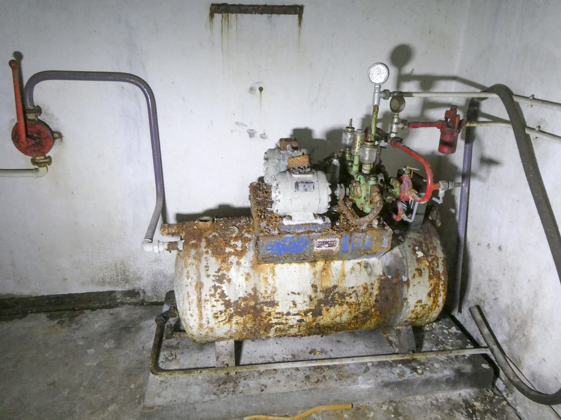 Ligne Maginot - MONT AGEL - (Ouvrage d'artillerie) - Compression du fuel - ELLENA Daniel - CUNY Philippe