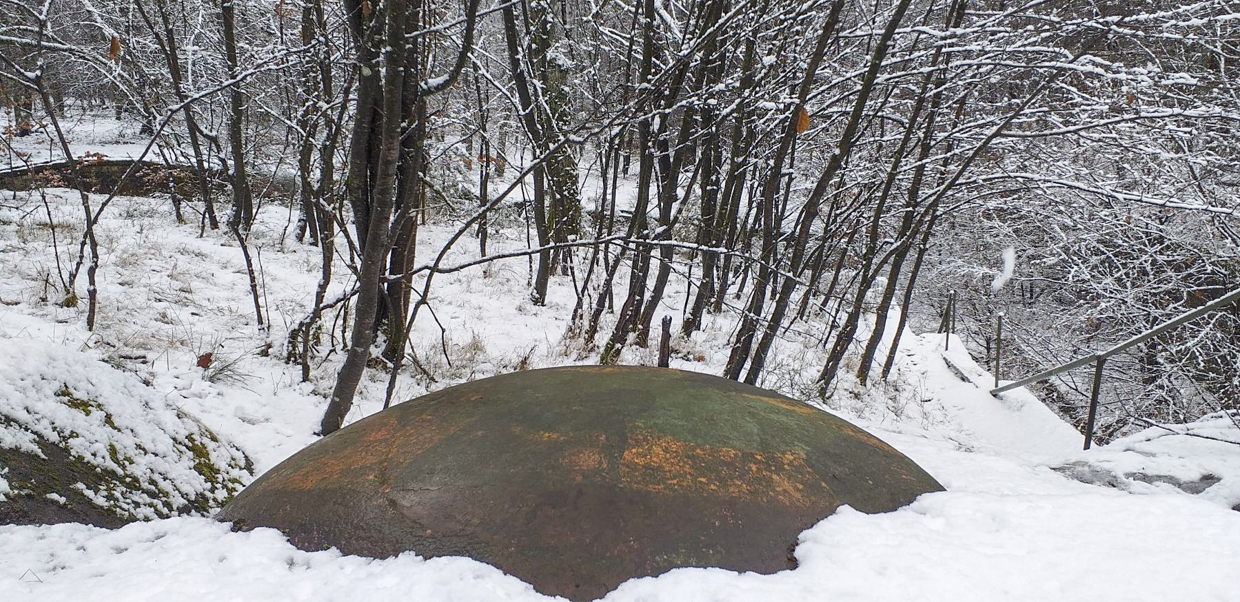Ligne Maginot - HOCHWALD C5 - (Casemate d'infanterie) - Direction de tir de la cloche JM sur le glacis du fossé