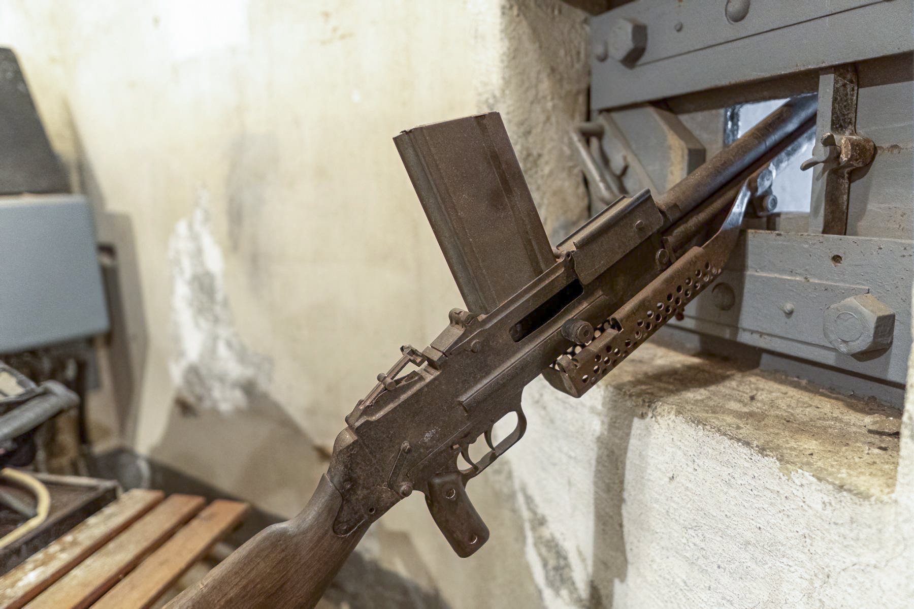 Ligne Maginot - GALGENBERG - A15 - (Ouvrage d'artillerie) - Entrée munitions
Le blockhaus de défense avec FM 24/29 - David Palmer