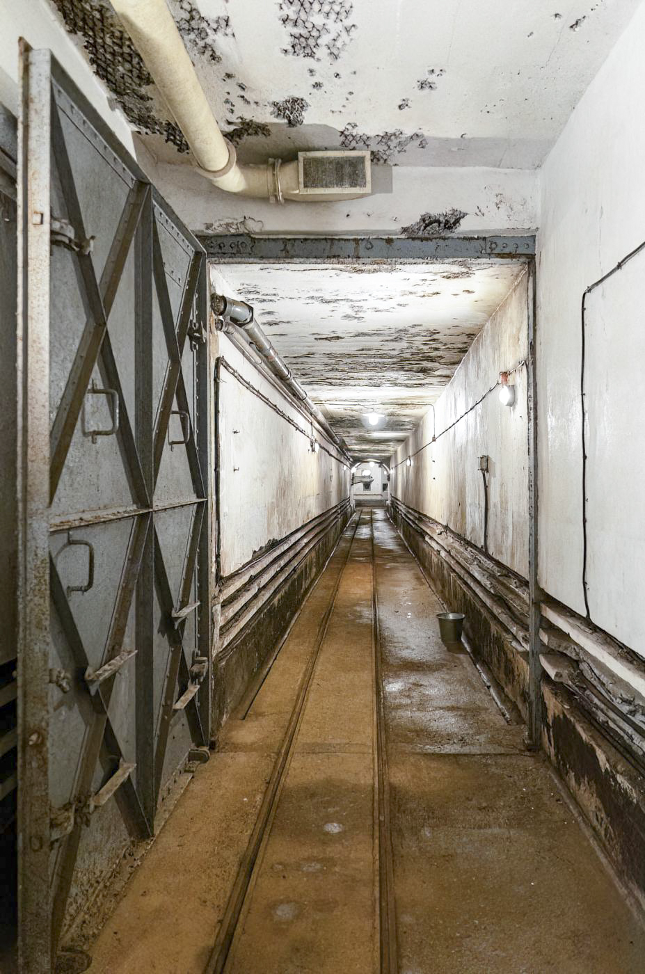 Ligne Maginot - GALGENBERG - A15 - (Ouvrage d'artillerie) - Entrée munitions
Porte étanche - David Palmer