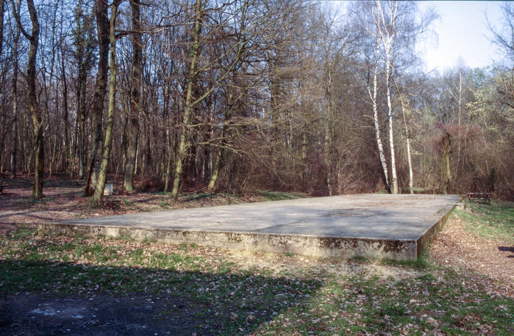 Ligne Maginot - SAINT HUBERT - DéPôT ARRIèRE - (Dépôt de Munitions) - Vestige d'un bâtiment d'après guerre  - MANSUY Michel