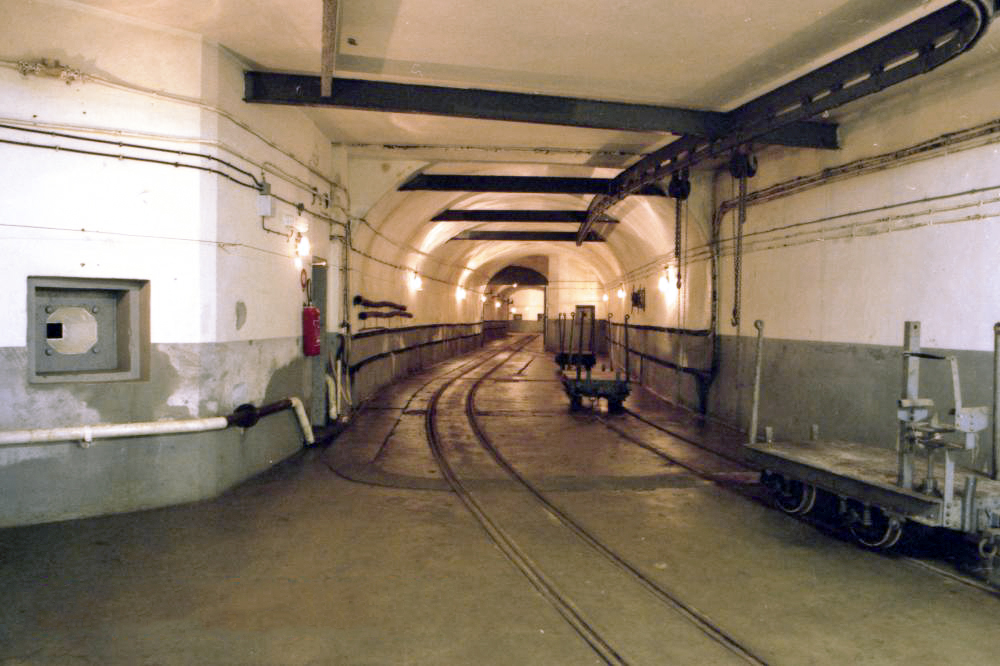 Ligne Maginot - SIMSERHOF - (Ouvrage d'artillerie) - Entrée munitions
Galerie entre les deux portes blindées