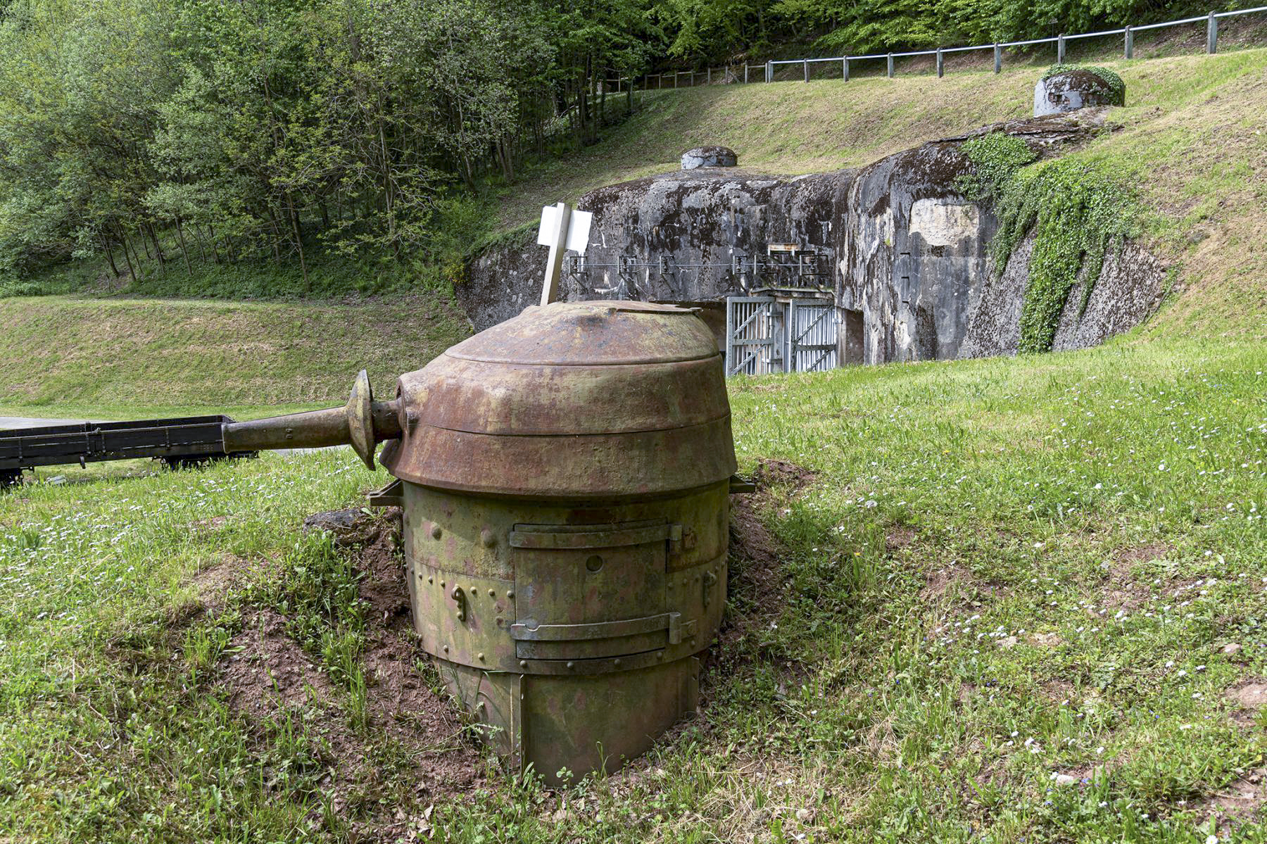 Ligne Maginot - SIMSERHOF - (Ouvrage d'artillerie) - Entrée munitions
Tourelle démontable - David Palmer