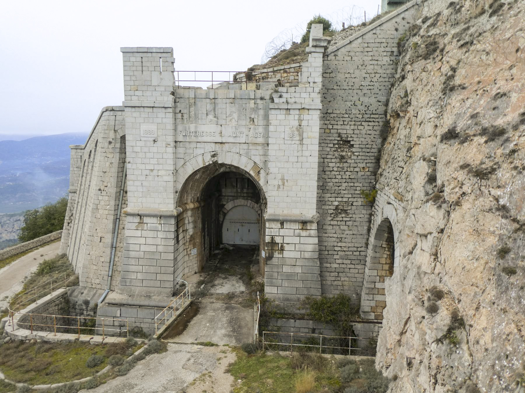 Ligne Maginot - REDUIT (1°BIE 157°RAP)  - (Position d'artillerie préparée) -  - ELLENA Daniel - CUNY Philippe