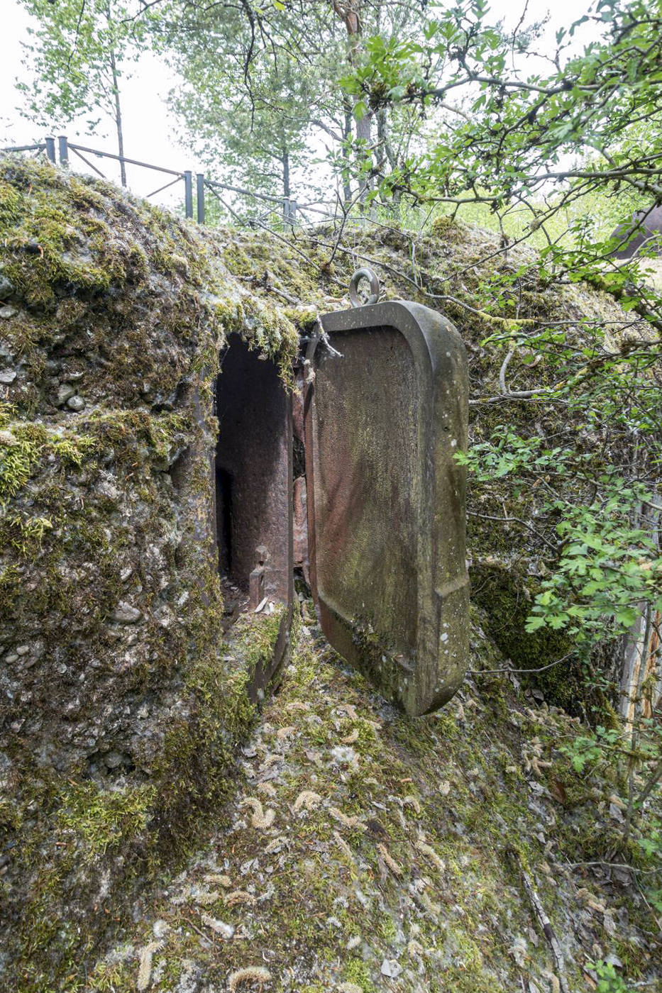 Ligne Maginot - SIMSERHOF - (Ouvrage d'artillerie) - Bloc 2
Projecteur blindée - David Palmer