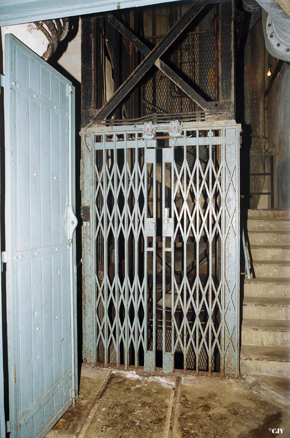 Ligne Maginot - SCHOENENBOURG - (Ouvrage d'artillerie) - Entrée des hommes