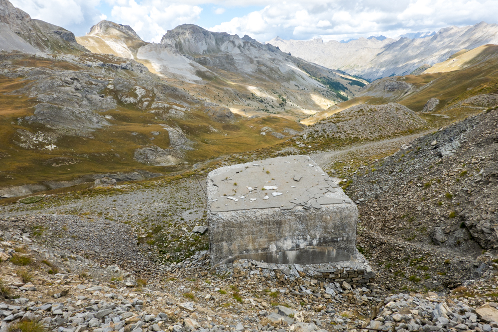 Ligne Maginot - GRANGES COMMUNES - (Ouvrage d'infanterie) - Bloc 1
Vu du dessus et dominant le Vallon des Granges Communes