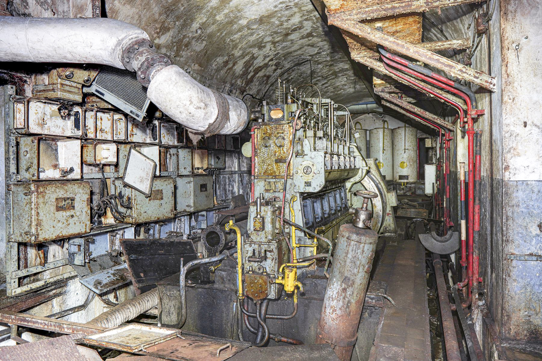 Ligne Maginot - BREHAIN - A6 - (Ouvrage d'artillerie) - L'usine électrique SGCM de 225 CV
 - David Palmer