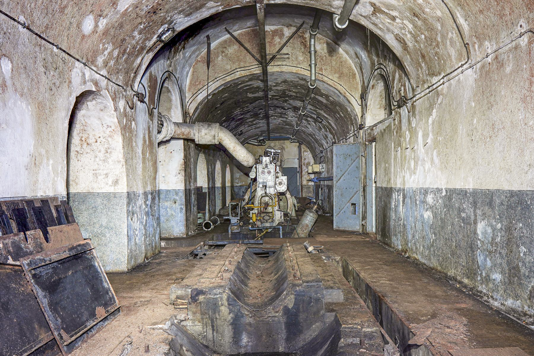 Ligne Maginot - BREHAIN - A6 - (Ouvrage d'artillerie) - L'usine électrique SGCM de 225 CV
 - David Palmer