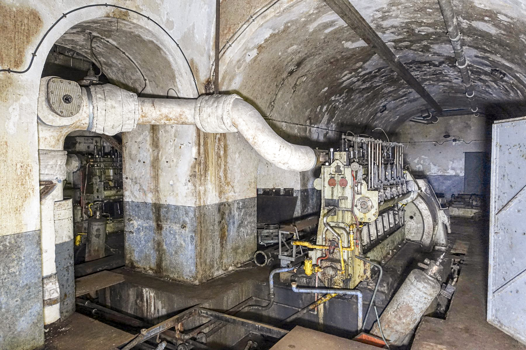 Ligne Maginot - BREHAIN - A6 - (Ouvrage d'artillerie) - L'usine électrique SGCM de 225 CV - David Palmer