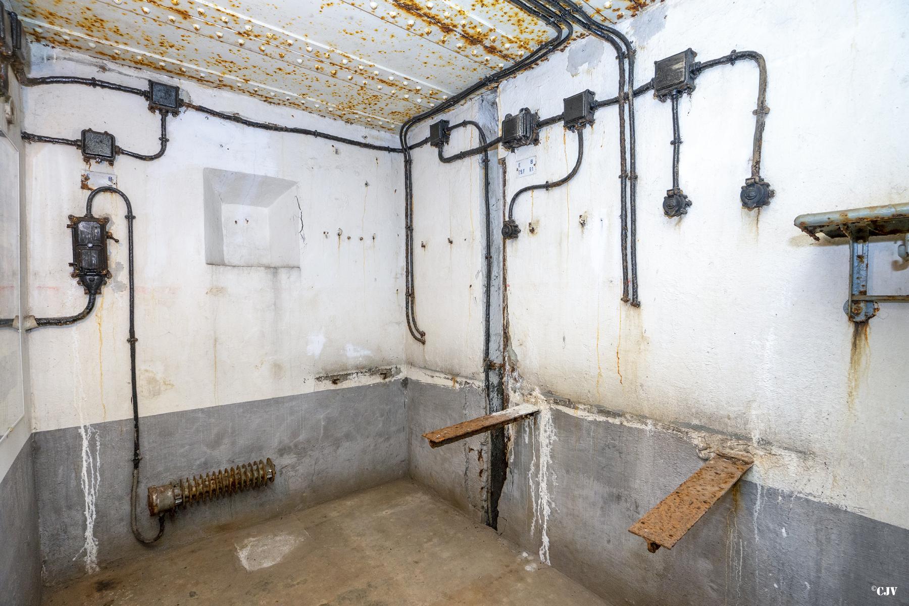 Ligne Maginot - SCHOENENBOURG - (Ouvrage d'artillerie) - Bloc 6
Local communication - Lia VERMEULEN